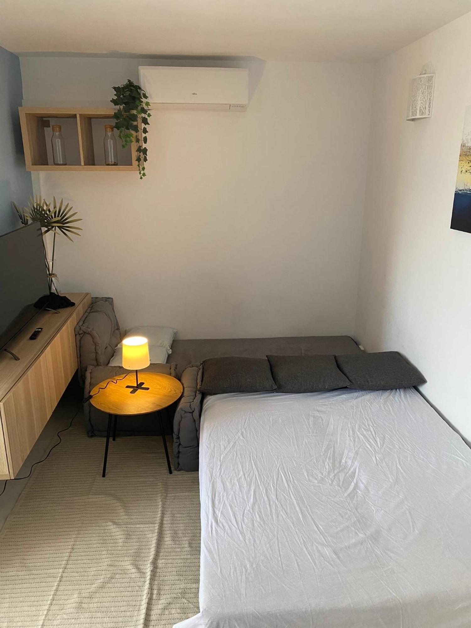 Modern And Bright By Marina Apartment