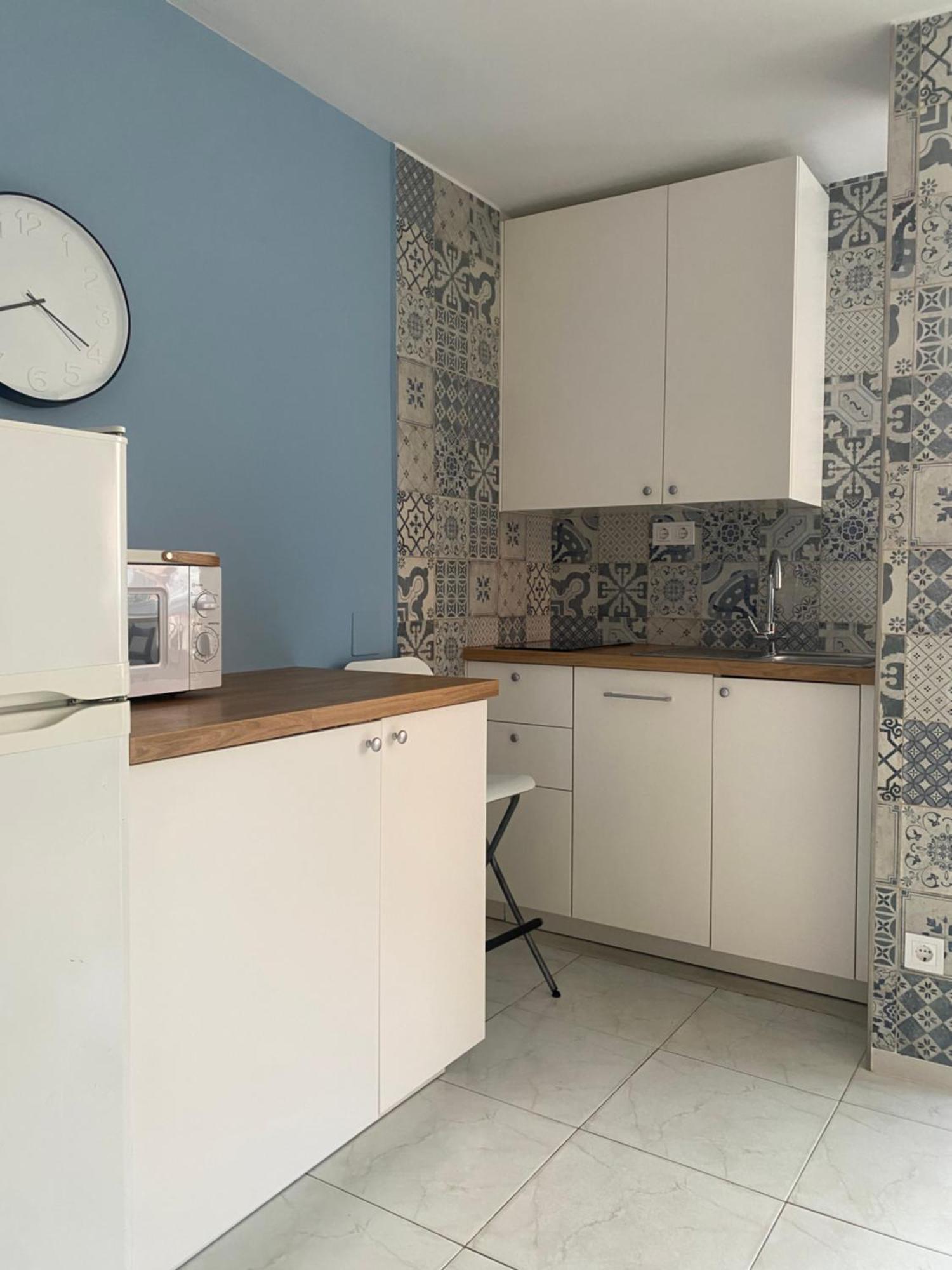 Modern And Bright By Marina Apartment *